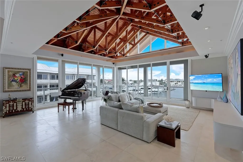 1001 10th Avenue S Naples FL 34102