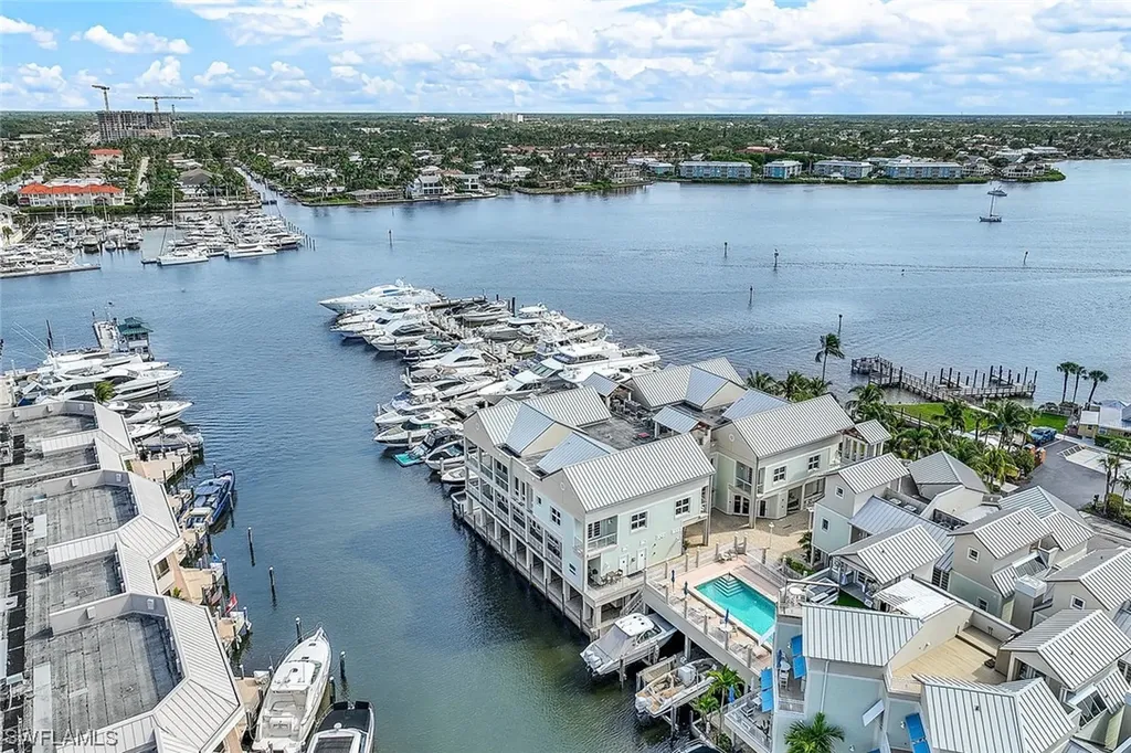 1001 10th Avenue S Naples FL 34102