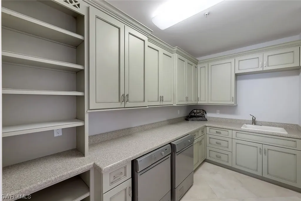 1001 10th Avenue S Naples FL 34102