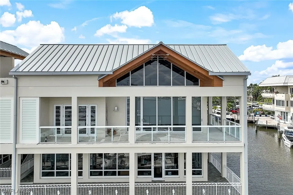1001 10th Avenue S Naples FL 34102