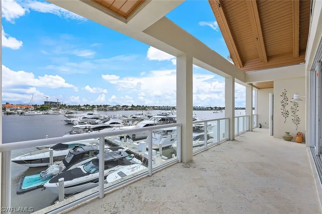 1001 10th Avenue S Naples FL 34102