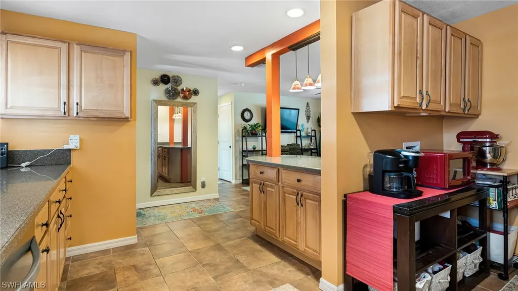 2950 Holly Road Fort Myers FL 33901