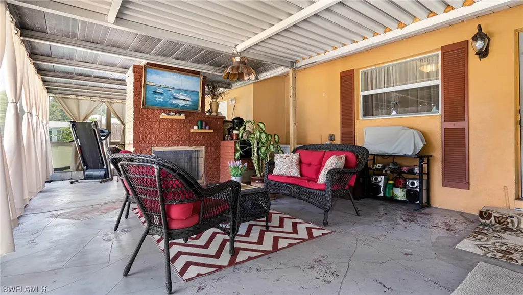 2950 Holly Road Fort Myers FL 33901