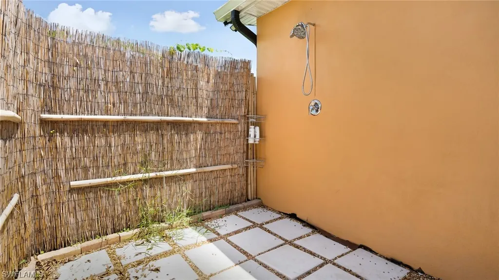 2950 Holly Road Fort Myers FL 33901