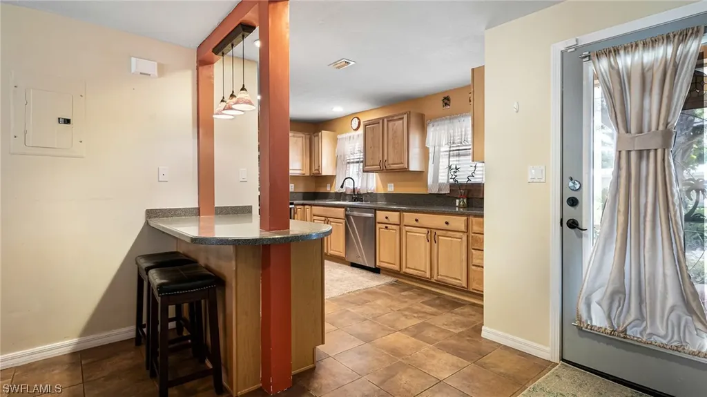 2950 Holly Road Fort Myers FL 33901