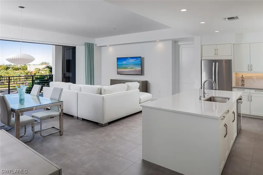 1111 Central Avenue Naples FL 34102