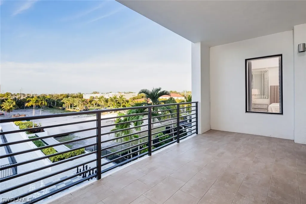 1111 Central Avenue Naples FL 34102