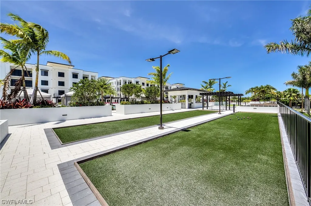 1111 Central Avenue Naples FL 34102
