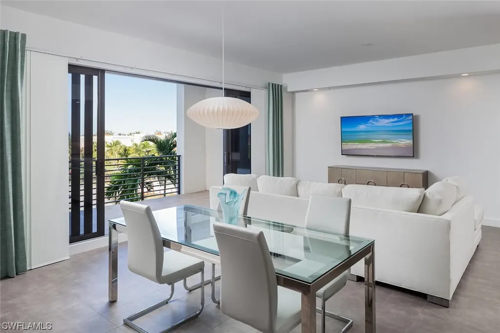 1111 Central Avenue Naples FL 34102