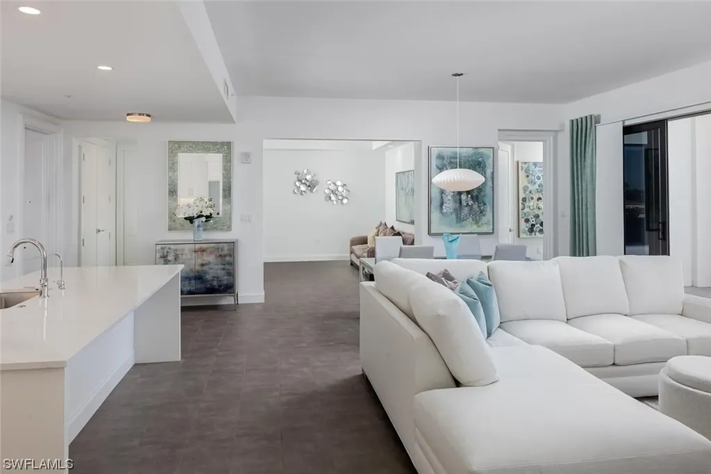 1111 Central Avenue Naples FL 34102