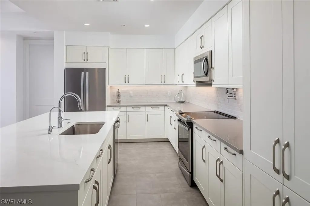 1111 Central Avenue Naples FL 34102