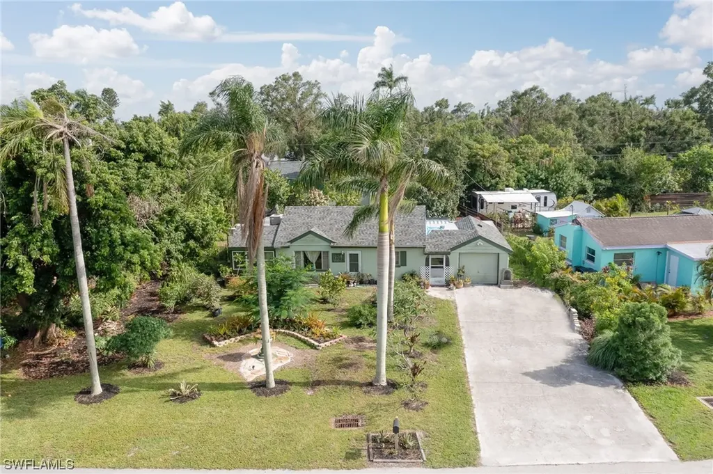 4434 Tuscaloosa Street Fort Myers FL 33905