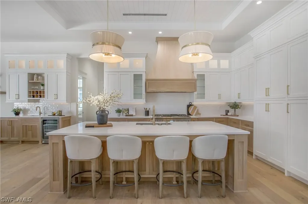 715 Harbour Drive Naples FL 34103