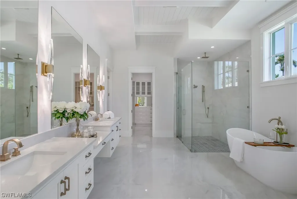 715 Harbour Drive Naples FL 34103