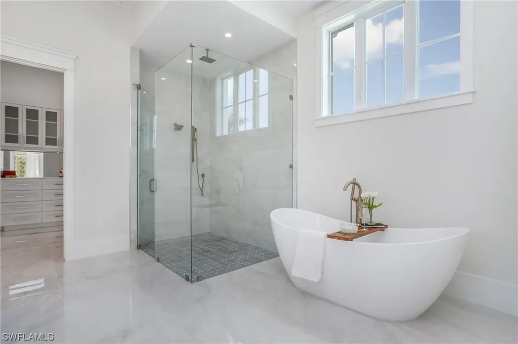 715 Harbour Drive Naples FL 34103