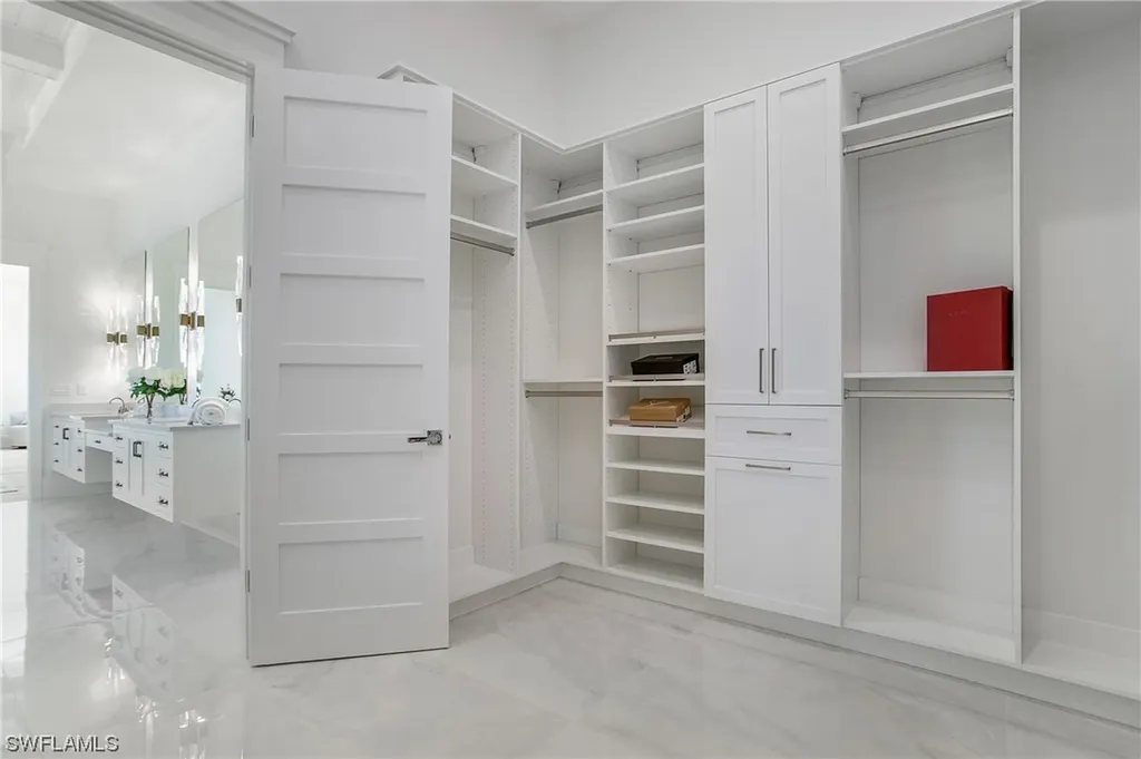 715 Harbour Drive Naples FL 34103