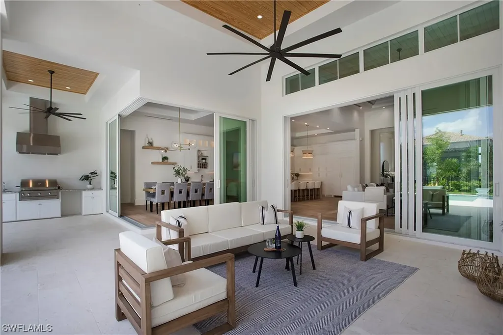 715 Harbour Drive Naples FL 34103