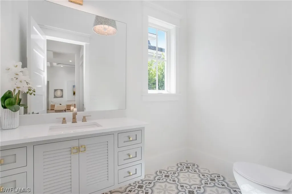 715 Harbour Drive Naples FL 34103