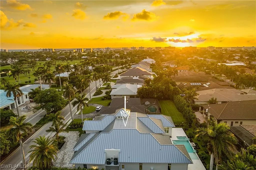 715 Harbour Drive Naples FL 34103