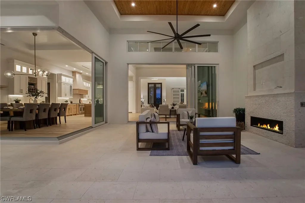 715 Harbour Drive Naples FL 34103