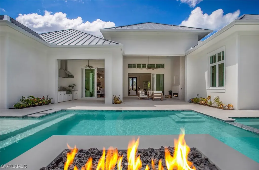 715 Harbour Drive Naples FL 34103
