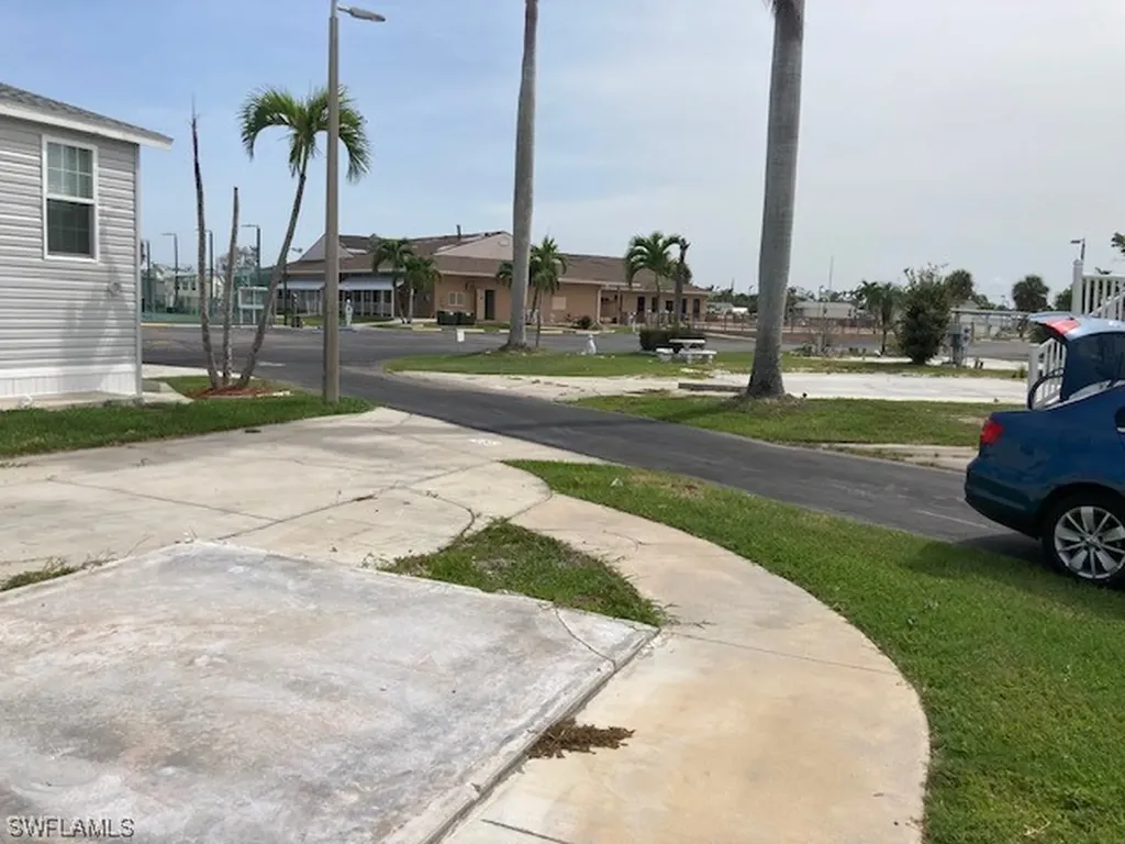 19681 Summerlin Road E-62 Fort Myers FL 33908