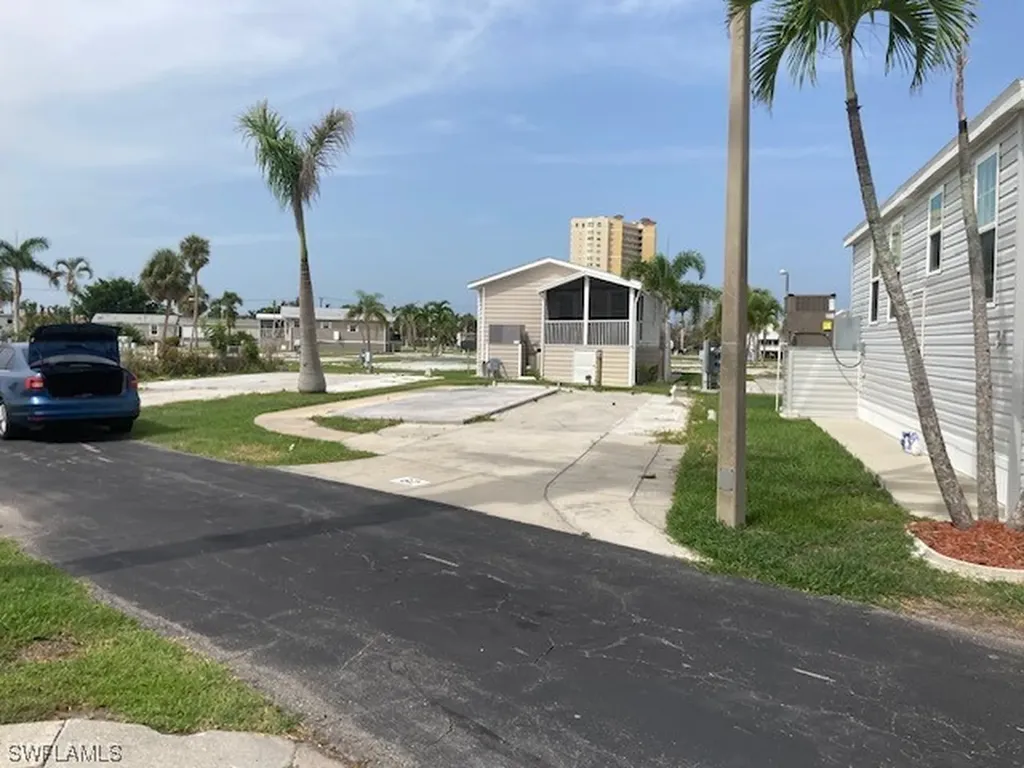 19681 Summerlin Road E-62 Fort Myers FL 33908