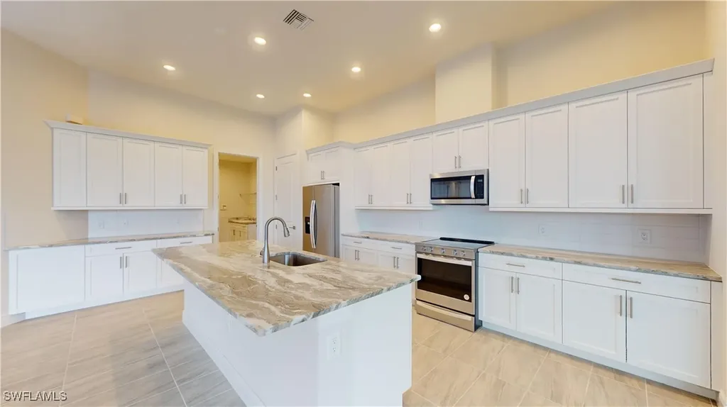 2809 NW 41st Avenue Cape Coral FL 33993