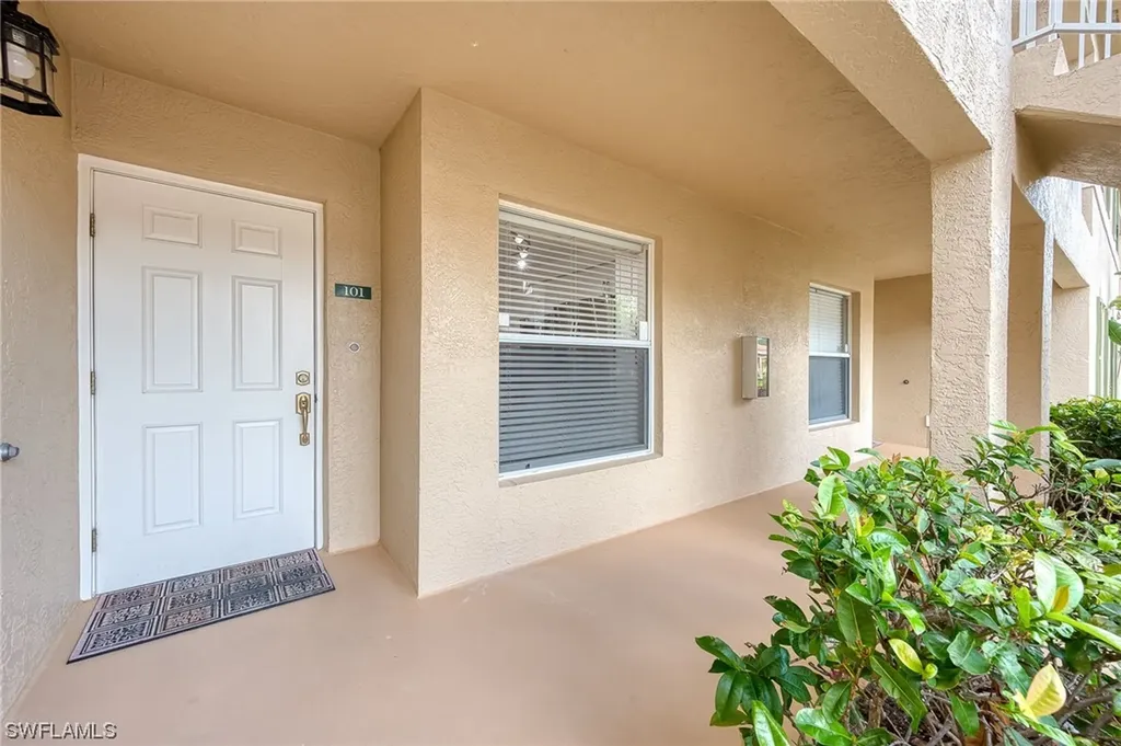 6480 Huntington Lakes Circle Naples FL 34119