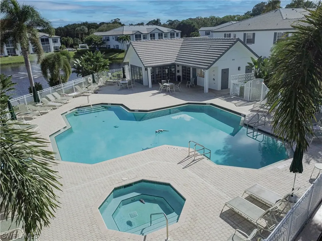 841 Tanbark Drive Naples FL 34108