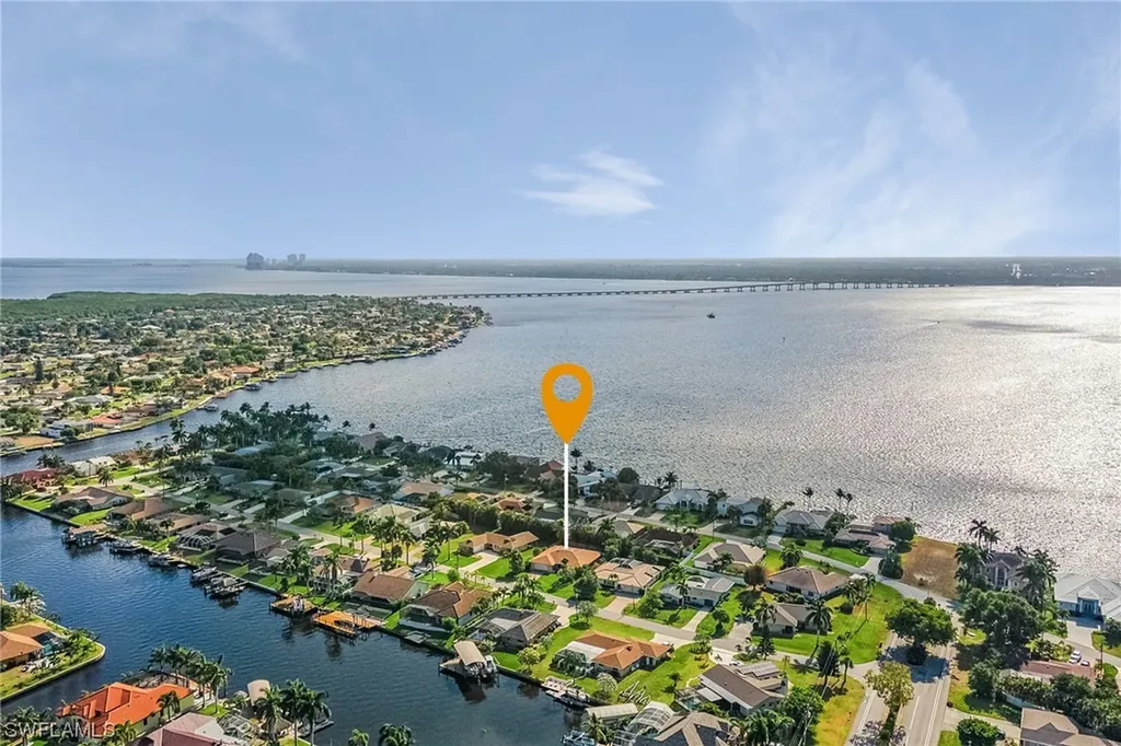 2911 SE 22nd Avenue Cape Coral FL 33904