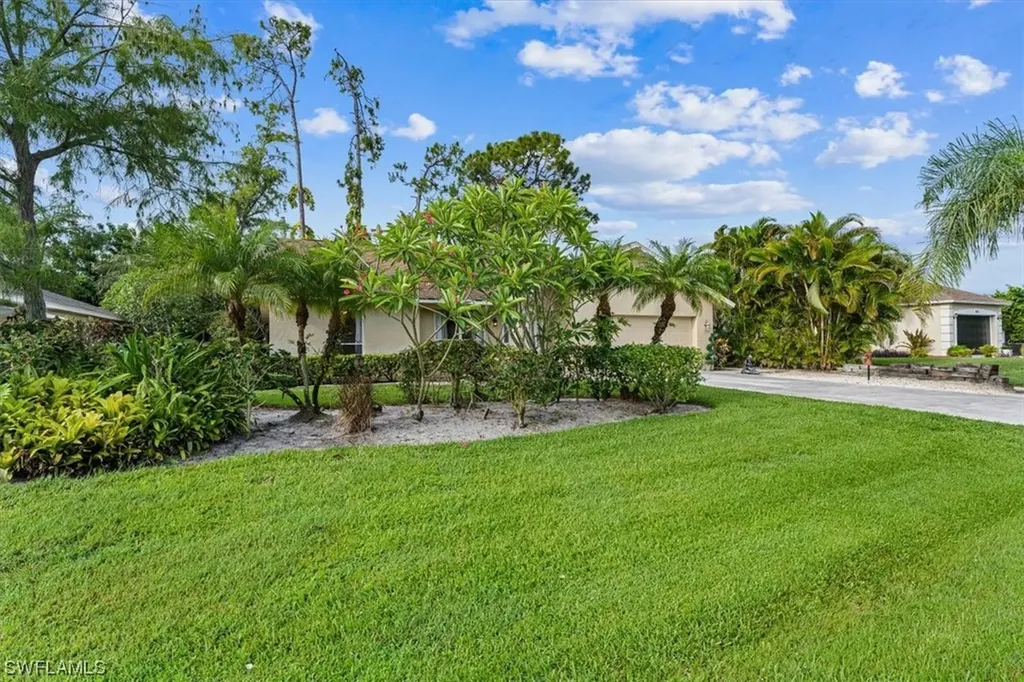 234 Mentor Drive Naples FL 34110