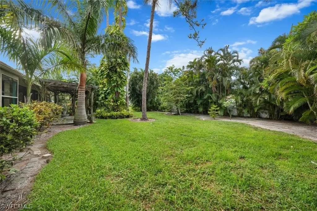 234 Mentor Drive Naples FL 34110
