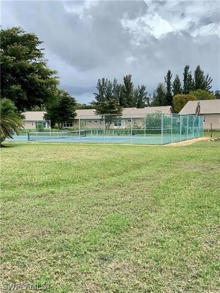 16881 Davis Road Fort Myers FL 33908