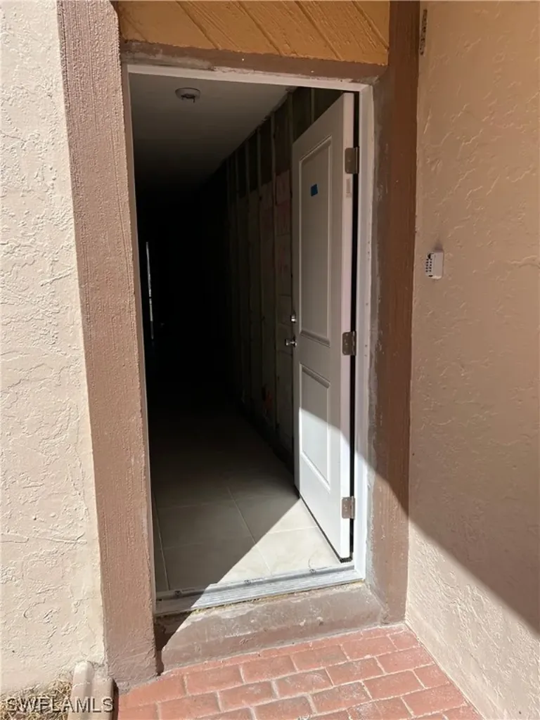 16881 Davis Road Fort Myers FL 33908