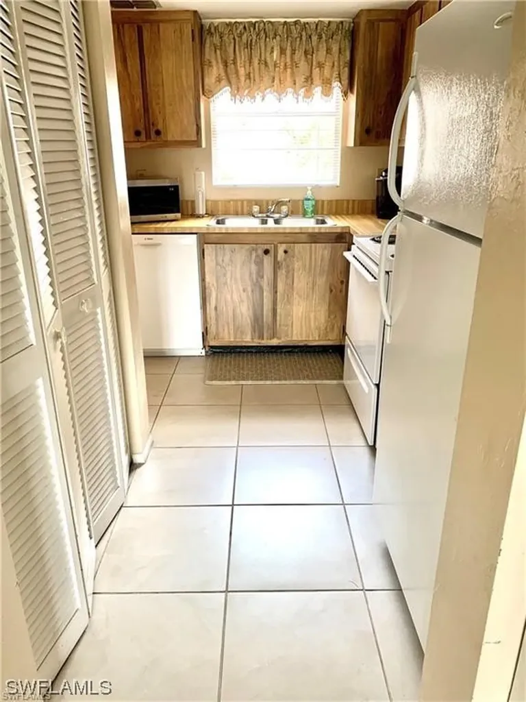 16881 Davis Road Fort Myers FL 33908
