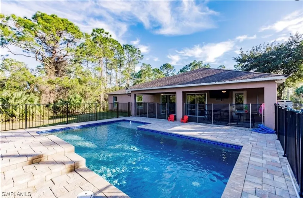 2011 18th Avenue NE Naples FL 34120
