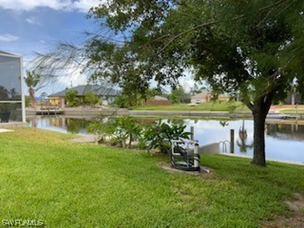 2615 SW 2nd Terrace Cape Coral FL 33991