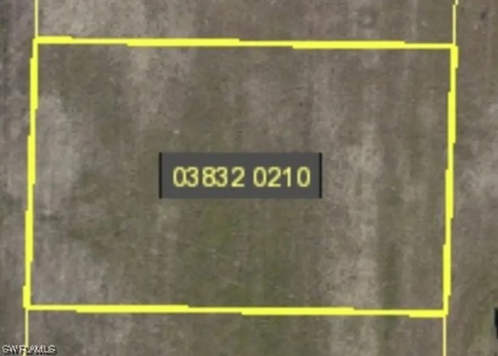 1113 El Dorado Boulevard N Cape Coral FL 33993