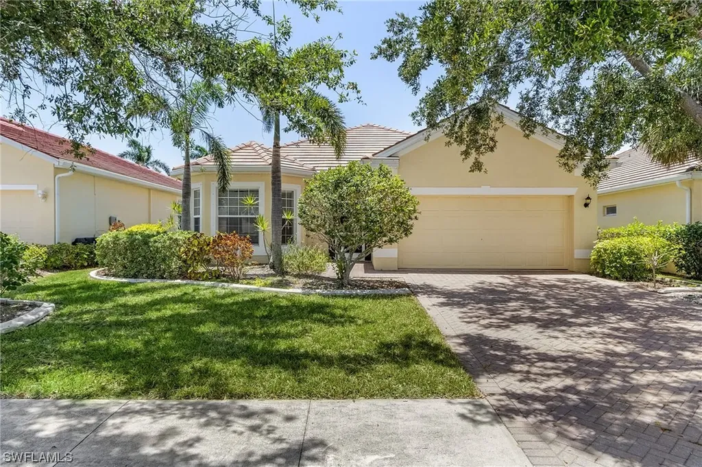2450 Blackburn Circle Cape Coral FL 33991