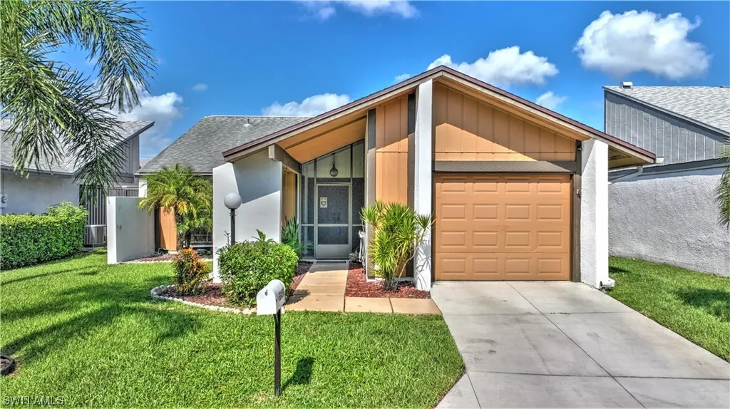 18450 Orangecrest Court Lehigh Acres FL 33936