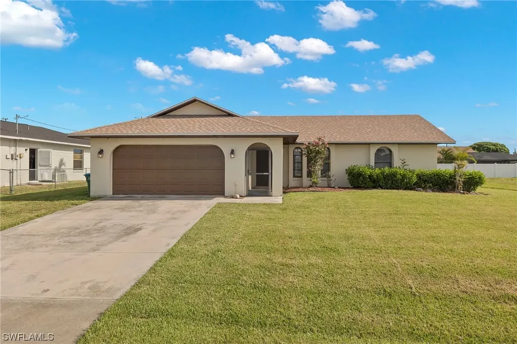 913 SE 27th Terrace Cape Coral FL 33904