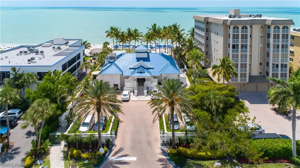 295 Grande Way Naples FL 34110