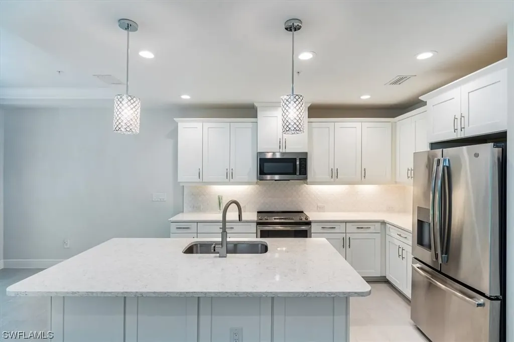 6959 Avalon Circle Naples FL 34112