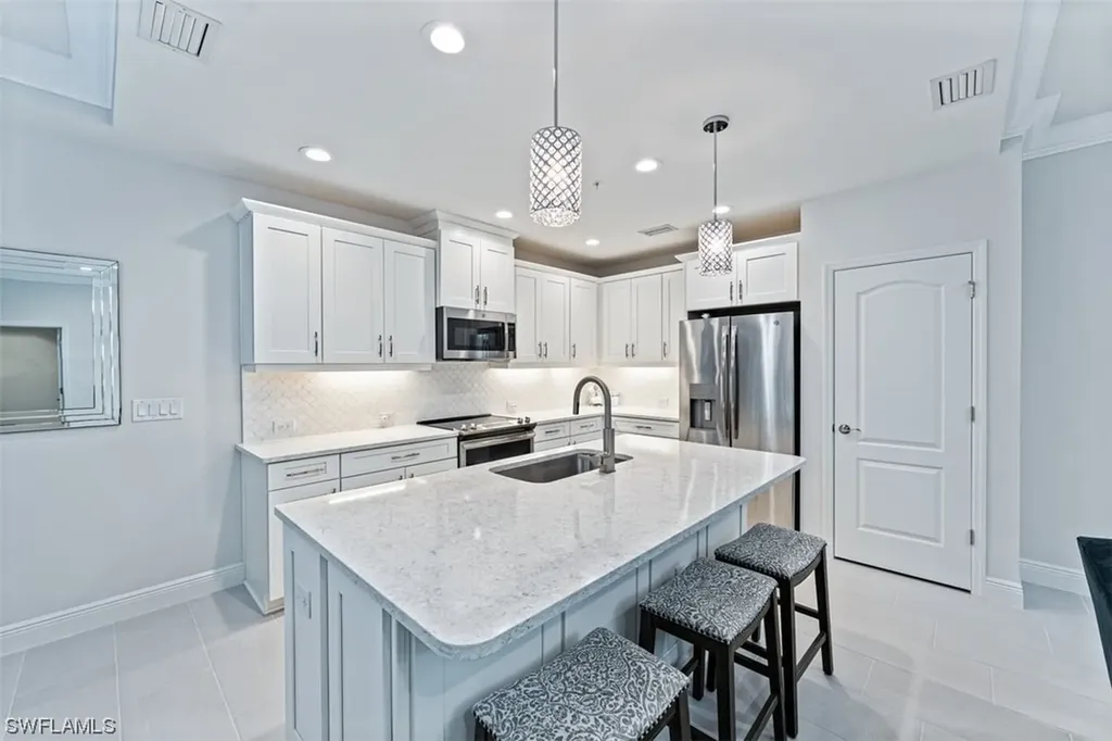 6959 Avalon Circle Naples FL 34112