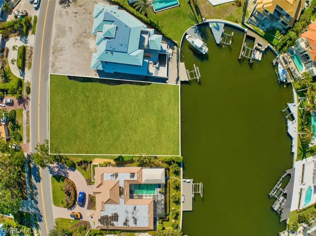 3663 Crayton Road Naples FL 34103