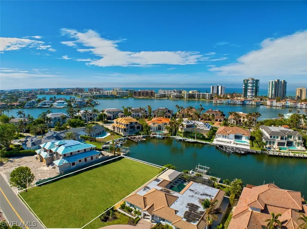 3663 Crayton Road Naples FL 34103