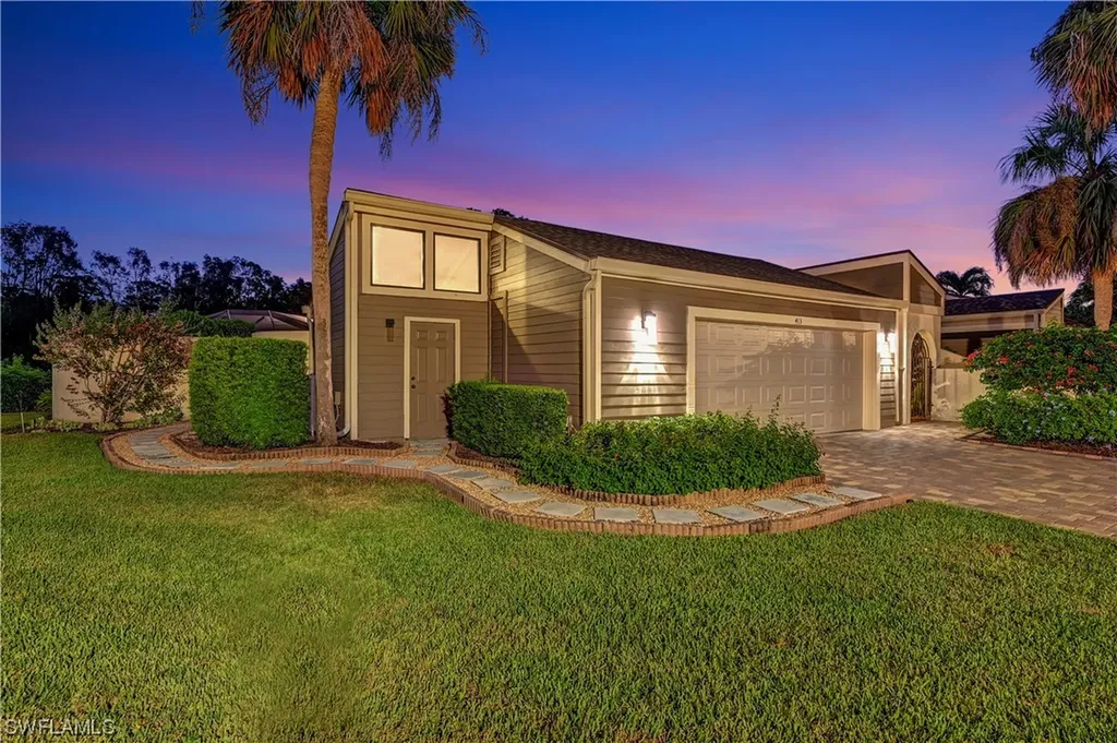 413 Edgemere Way N Naples FL 34105