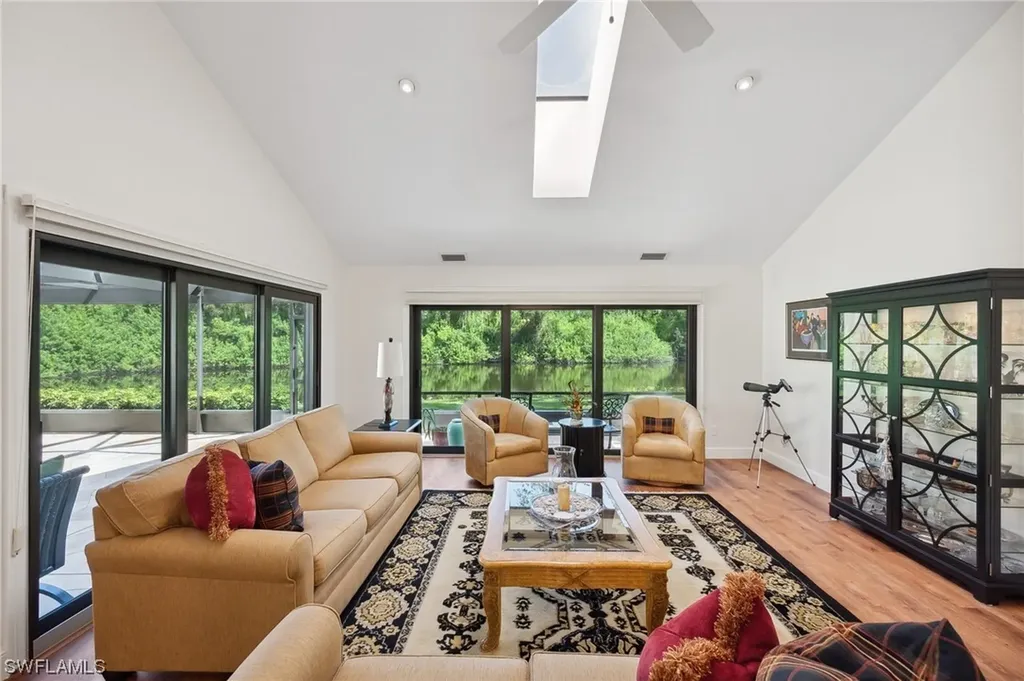 413 Edgemere Way N Naples FL 34105