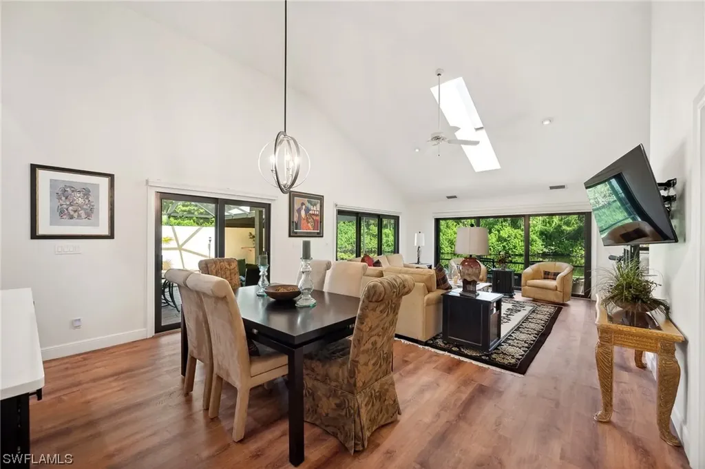 413 Edgemere Way N Naples FL 34105